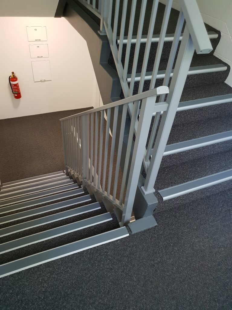 SC6 clear, Pewter PVC centre bars